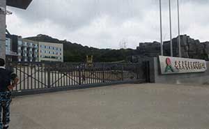 丹東太華電熱材料有限公司818L智能無(wú)軌懸浮門(mén)案例