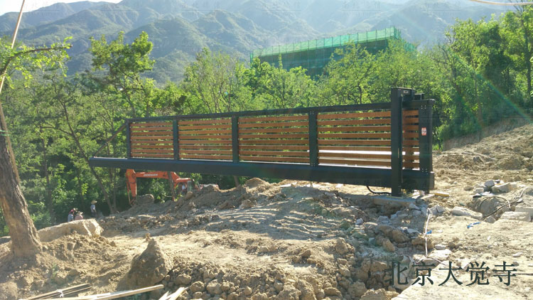 北京大覺寺智能無軌懸浮門案例 - 中出網(wǎng)-智能出入口與停車充電門戶