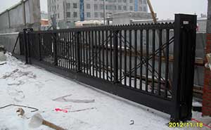 長(zhǎng)春機(jī)械設(shè)備有限公司智能無(wú)軌懸浮門(mén)工程案例 - 中出網(wǎng)-智能出入口與停車(chē)充電門(mén)戶(hù)