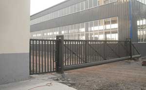 吉林市磚廠智能無(wú)軌懸浮門(mén)工程案例 - 中出網(wǎng)-智能出入口與停車(chē)充電門(mén)戶(hù)