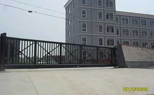 遼寧省錦州市萬(wàn)力叉車有限公司智能無(wú)軌懸浮門(mén)工程案例 - 中出網(wǎng)-智能出入口與停車充電門(mén)戶