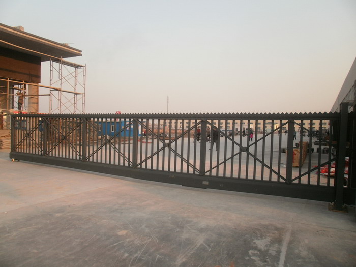 浙江金華市金佳木門業(yè)智能無(wú)軌懸浮門工程案例 - 中出網(wǎng)-智能出入口與停車充電門戶