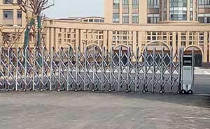 張家港市第二職業(yè)技術(shù)學(xué)校智能安全伸縮平移門工程案例 - 中出網(wǎng)-智能出入口與停車充電門戶