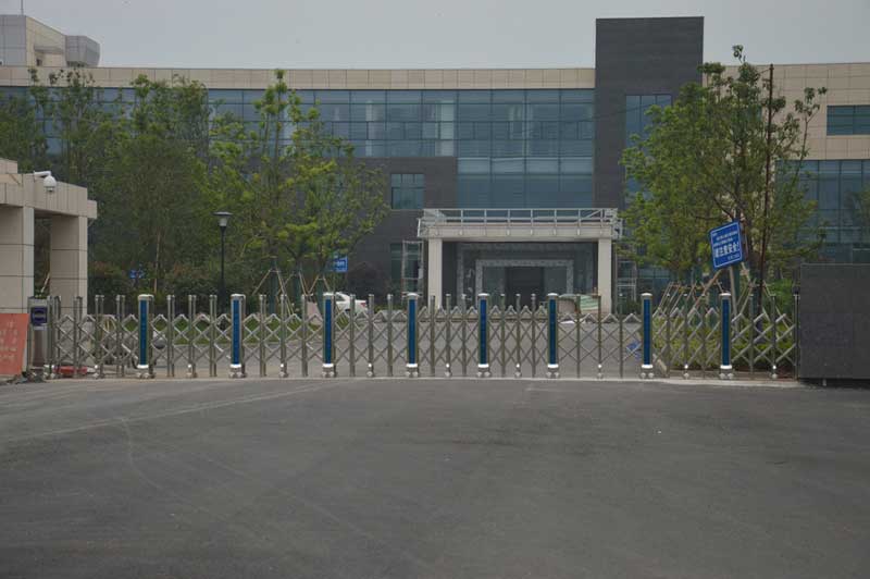 江蘇鎮(zhèn)江飛機(jī)場(chǎng)智能安全伸縮平移門(mén)工程案例 - 中出網(wǎng)-智能出入口與停車充電門(mén)戶