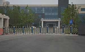 江蘇鎮(zhèn)江飛機(jī)場(chǎng)智能安全伸縮平移門(mén)工程案例