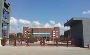 貴航高級技工學校-(24)智能安全伸縮平移門工程案例 - 中出網(wǎng)-智能出入口與停車充電門戶