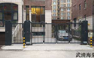 武清海棠灣智能懸折門案例 - 中出網(wǎng)-智能出入口與停車充電門戶