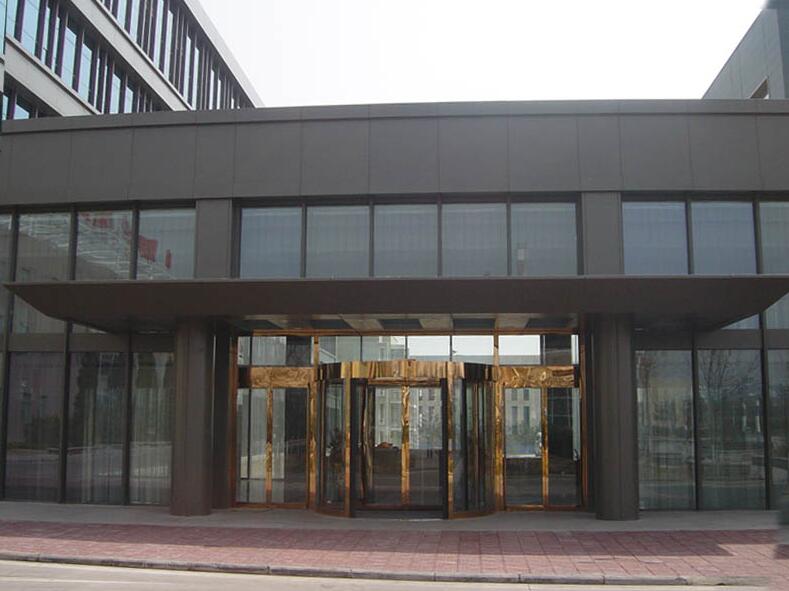 山西金海洋能源公司旋轉(zhuǎn)門(mén)案例 - 中出網(wǎng)-智能出入口與停車充電門(mén)戶