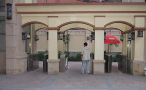 虎門新安大廈通道閘案例 - 中出網(wǎng)-智能出入口與停車充電門戶