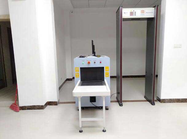 廣東省梅州市梅江區(qū)新中路78號(hào)梅州市信訪局AT5030A安檢門案例 - 中出網(wǎng)-智能出入口與停車充電門戶