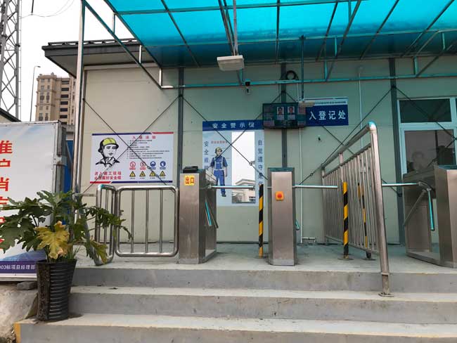 寧波中鐵十四局莊橋站通道閘案例 - 中出網(wǎng)-智能出入口與停車(chē)充電門(mén)戶