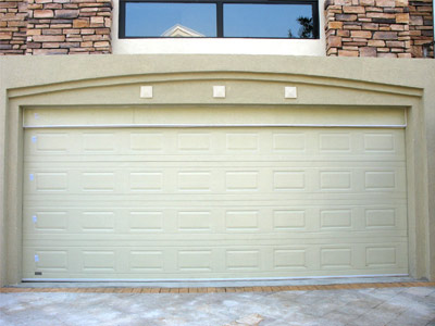 深圳圣莫麗斯花園別墅車庫(kù)門案例 - 中出網(wǎng)-智能出入口與停車充電門戶