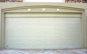 深圳圣莫麗斯花園別墅車庫門案例 - 中出網(wǎng)-智能出入口與停車充電門戶