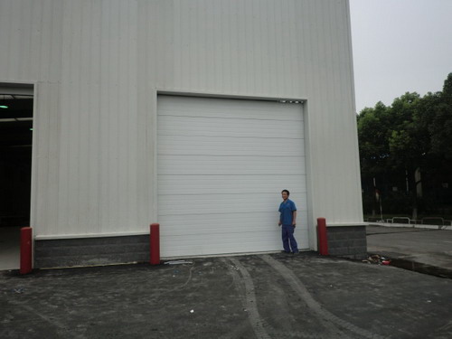 襄陽東風二汽工業(yè)門工程 - 中出網-智能出入口與停車充電門戶