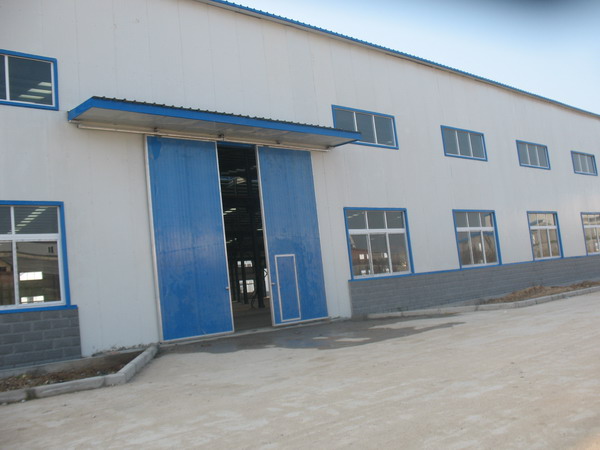 鎮(zhèn)平金冠工業(yè)門實例 - 中出網(wǎng)-智能出入口與停車充電門戶