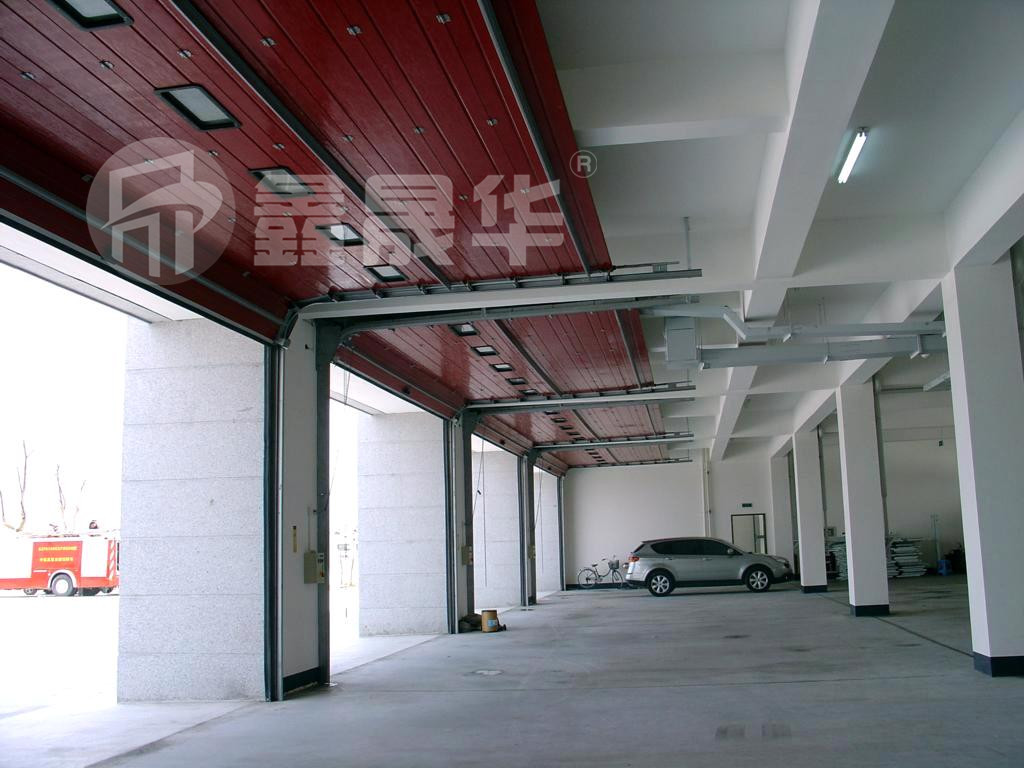 豪華翻板車庫門