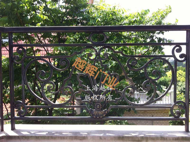 上海嘉定鐵藝護欄案例 - 中出網(wǎng)-智能出入口與停車充電門戶