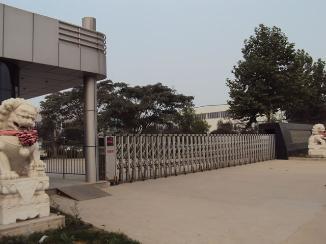 衡水宇騰汽車零部件有限公司電動(dòng)伸縮門案例 - 中出網(wǎng)-智能出入口與停車充電門戶