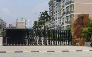 滁州會峰園居民小區(qū)電動伸縮門案例