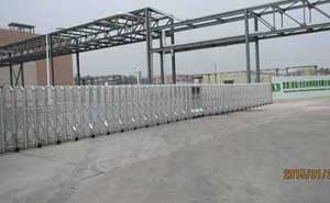 清遠(yuǎn)忠信光伏材料科技有限公司（建滔）伸縮門案例