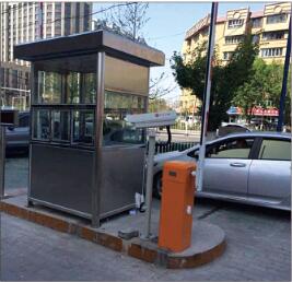 伊寧商業(yè)廣場車牌識別系統(tǒng)案例 - 中出網(wǎng)-智能出入口與停車充電門戶