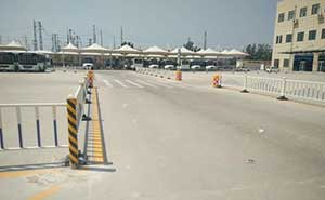 東明縣運輸公司客運站護欄案例