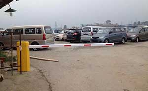 五菱集團停車場道閘案例 - 中出網(wǎng)-智能出入口與停車充電門戶