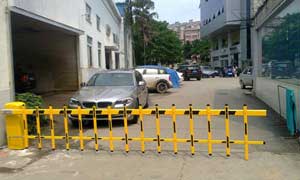 柳州市西江路寶馬4s店電動?xùn)艡诘篱l案例 - 中出網(wǎng)-智能出入口與停車充電門戶