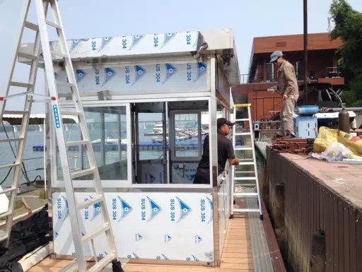 柳江河水上游艇崗?fù)ぐ咐?- 中出網(wǎng)-智能出入口與停車充電門戶