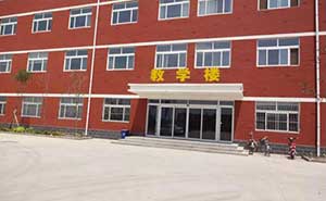 山東廣域科技教學(xué)樓自動門案例 - 中出網(wǎng)-智能出入口與停車充電門戶