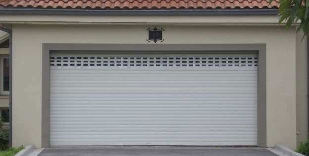 車庫(kù)鏤空鋁合金電動(dòng)卷簾門