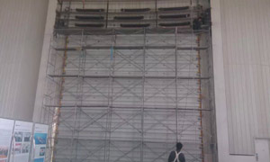 敦煌光伏電廠超大工業(yè)提升門(mén)案例