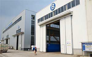 中鐵工程裝備集團大型工業(yè)推拉門案例 - 中出網(wǎng)-智能出入口與停車充電門戶