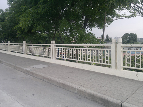 石排生態(tài)園欄桿圍墻護欄案例 - 中出網(wǎng)-智能出入口與停車充電門戶