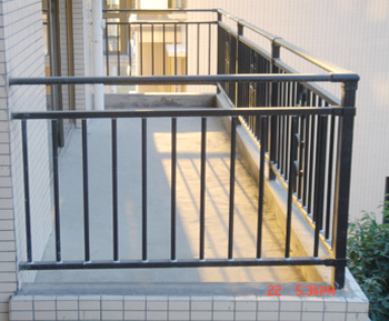 組裝型鐵藝護(hù)欄-陽臺護(hù)欄