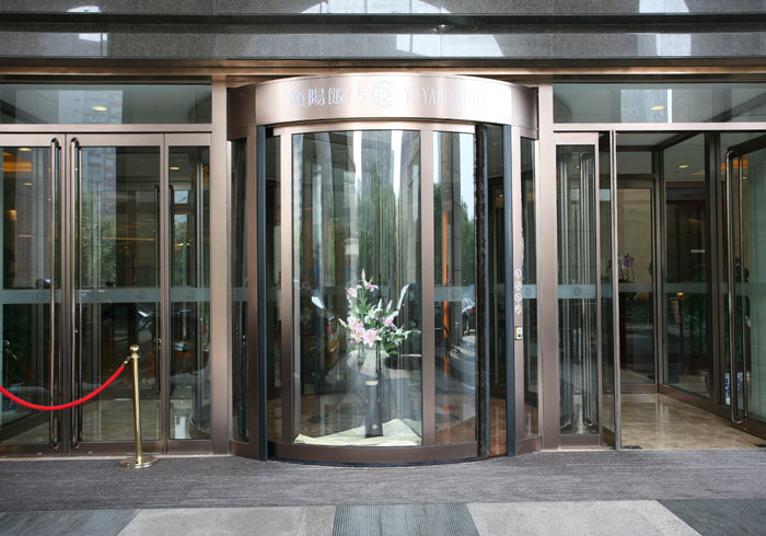 北京漁陽飯店旋轉(zhuǎn)門工程案例 - 中出網(wǎng)-智能出入口與停車充電門戶