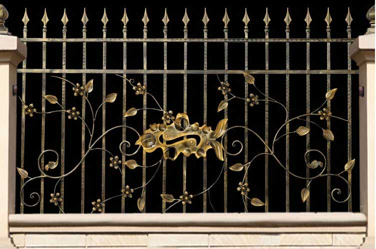 鐵藝陽臺(tái)護(hù)欄