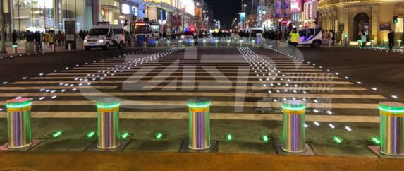 升降柱與信號燈聯(lián)動項目--王府井