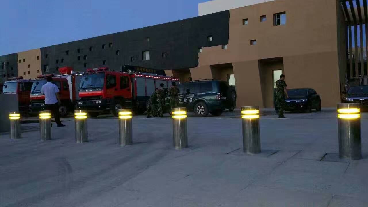 敦煌消防支隊(duì)升降柱案例 - 中出網(wǎng)-智能出入口與停車充電門(mén)戶