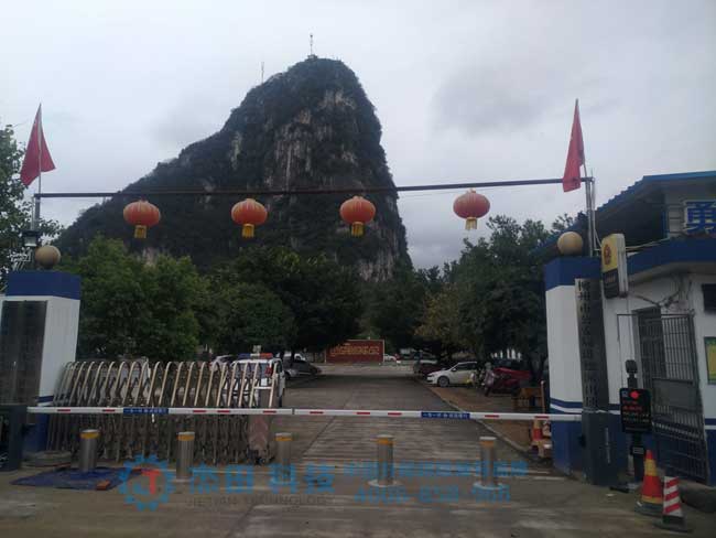 廣西柳州進(jìn)德派出所升降柱案例 - 中出網(wǎng)-智能出入口與停車充電門戶