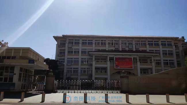 廈門第三中學升降柱案例 - 中出網(wǎng)-智能出入口與停車充電門戶