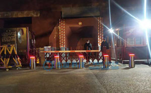 北京故宮博物院東華門雙級氣動升降柱項目