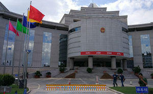 云南省人大路障機(jī)案例 - 中出網(wǎng)-智能出入口與停車充電門(mén)戶