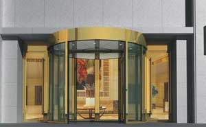 陽光雪域大酒店旋轉(zhuǎn)門案例 - 中出網(wǎng)-智能出入口與停車充電門戶