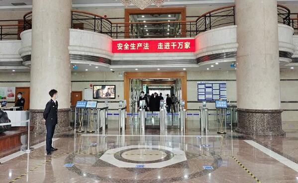 西莫羅人臉識別閘機，又一次入駐國企辦公大廈