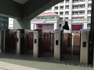 三亞第四中學(xué)-平移閘通道閘案例 - 中出網(wǎng)-智能出入口與停車(chē)充電門(mén)戶(hù)