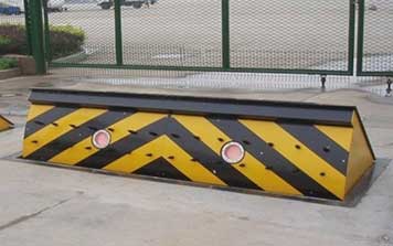 路障機 - 反恐防撞路障機