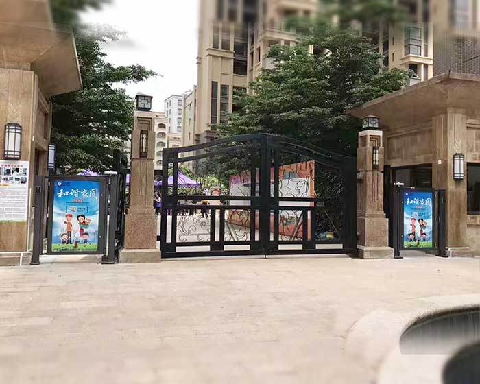 惠州天翔華利苑小區(qū)應用廣告門案例 - 中出網-智能出入口與停車充電門戶