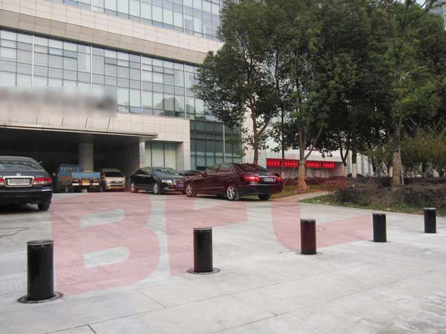 南京紫金農商銀行升降柱案例 - 中出網(wǎng)-智能出入口與停車充電門戶