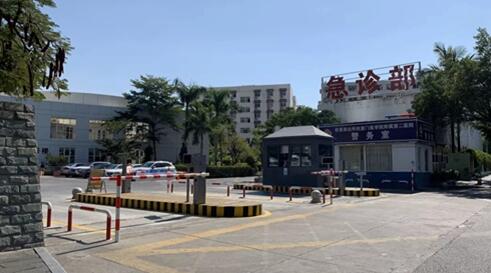 藍(lán)卡LCD高速車牌識別道閘掃碼付一體機(jī)